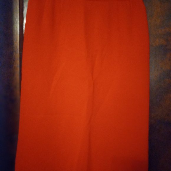 CHURCH/WORKFLOW!!  2-piece red skirt suit with split on blazer in skirt - Picture 4 of 7